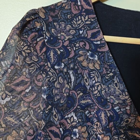 Evereve Amora Ruched Dark Floral Mesh Top Sheer Sleeve V-neck Size Medium - Picture 6 of 13